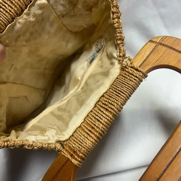 Vintage Macrame Wooden Rectangle Handle Purse 1970s 1980s Boho - Picture 4 of 11